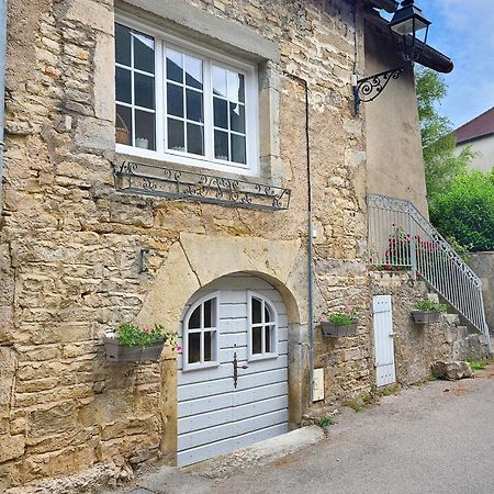 Le Petit Cocon De Chateau Chalon Bagian luar foto