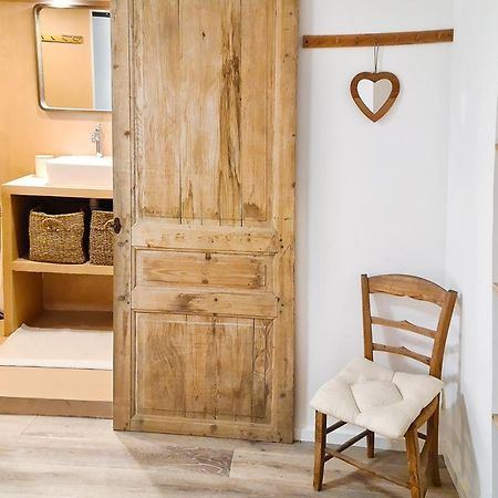 Le Petit Cocon De Chateau Chalon Bagian luar foto