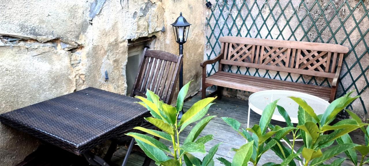Le Petit Cocon De Chateau Chalon Bagian luar foto