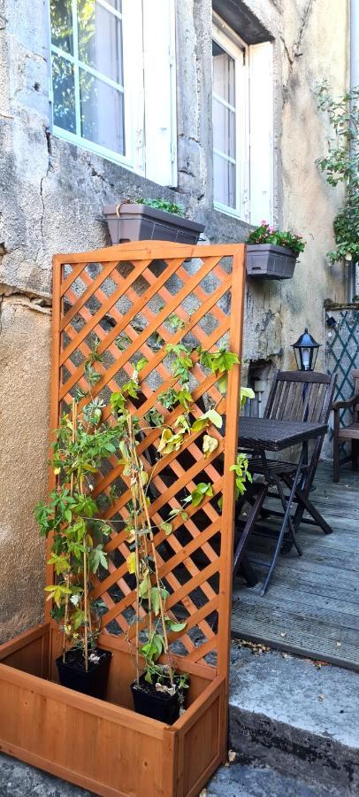 Le Petit Cocon De Chateau Chalon Bagian luar foto